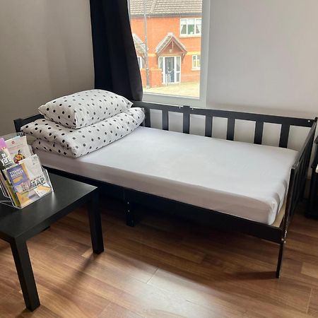 Entire Pinkapt - Free Parking - Up To 4 Guests - 3 Beds - Close To City Centre Belfast Exterior photo